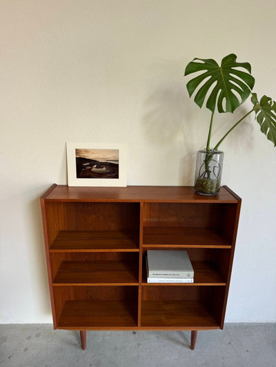 
                  
                    Vintage boekenkast teak - LOUI.STORE
                  
                