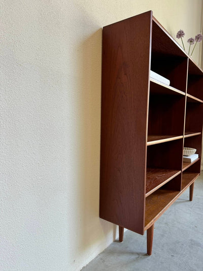 
                  
                    Vintage boekenkast teak - LOUI.STORE
                  
                