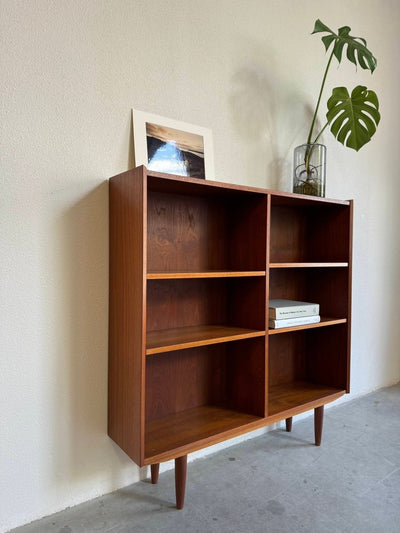 
                  
                    Vintage boekenkast teak - LOUI.STORE
                  
                
