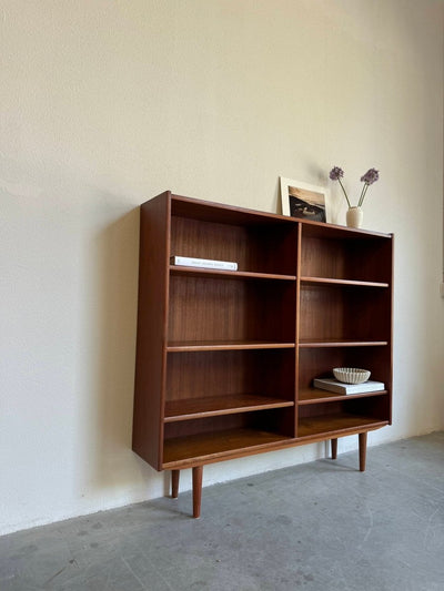 
                  
                    Vintage boekenkast teak - LOUI.STORE
                  
                