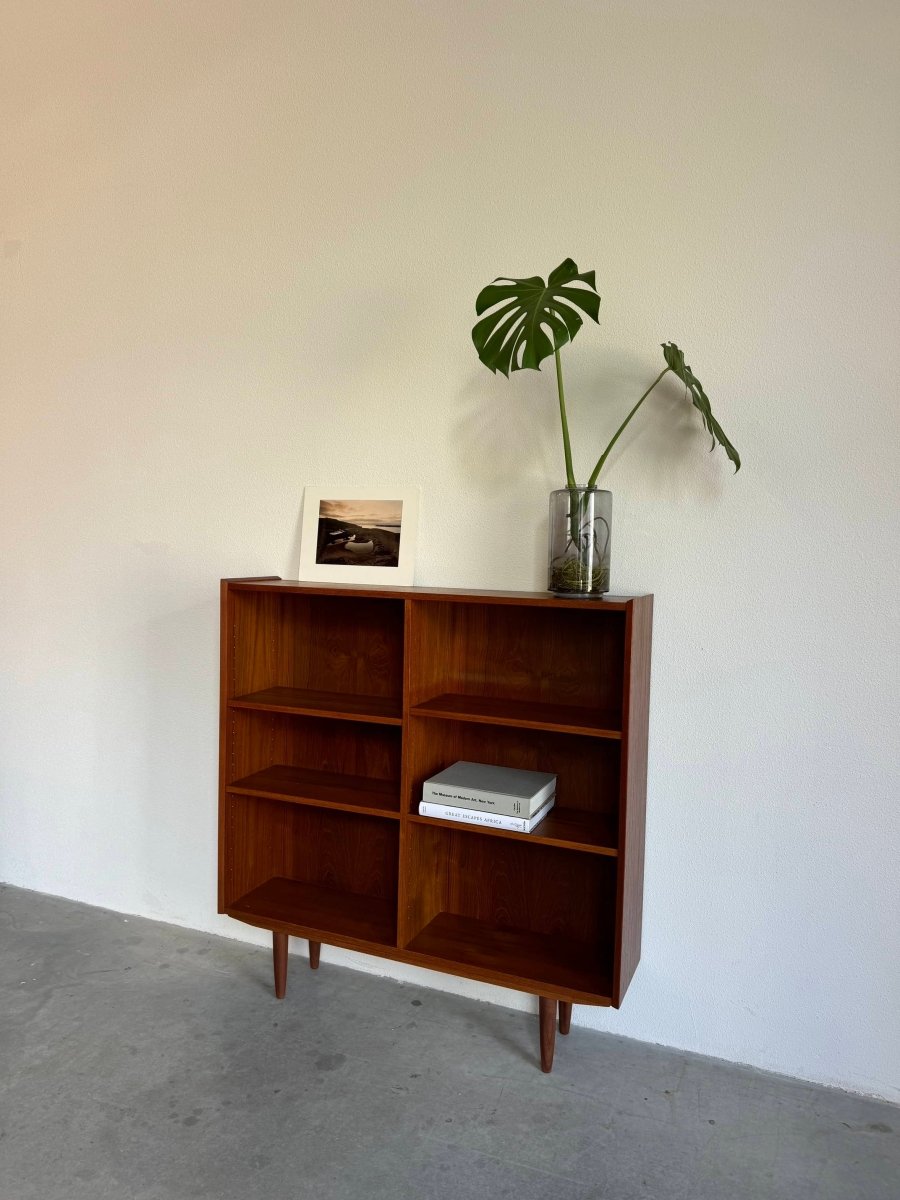 
                  
                    Vintage boekenkast teak - LOUI.STORE
                  
                