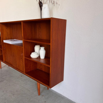 
                  
                    Vintage boekenkast teak XL - LOUI
                  
                