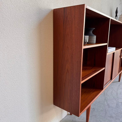 
                  
                    Vintage boekenkast teak XL - LOUI
                  
                