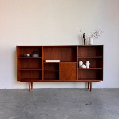 
                  
                    Vintage boekenkast teak XL - LOUI
                  
                