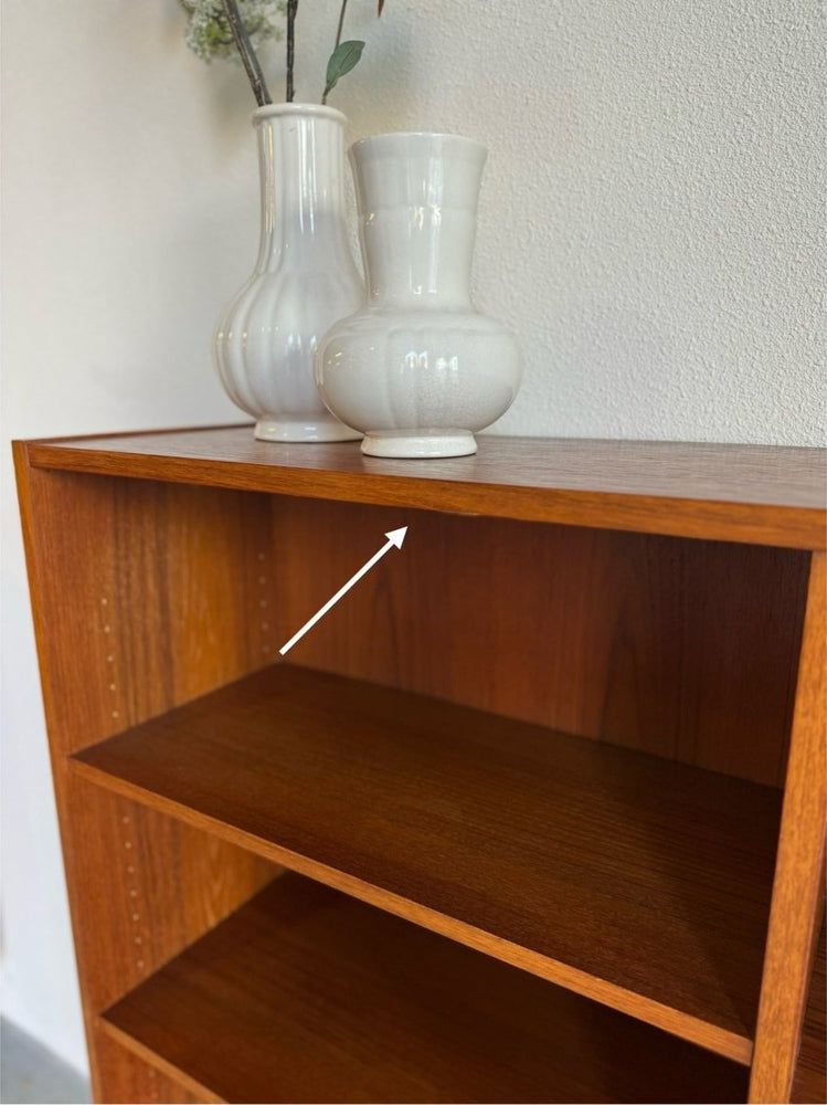 
                  
                    Vintage boekenkast XL teak met klep - LOUI.STORE
                  
                