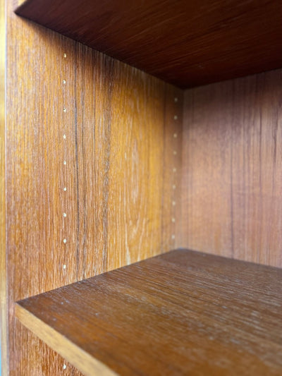 
                  
                    Vintage boekenkast XL teak met klep - LOUI.STORE
                  
                