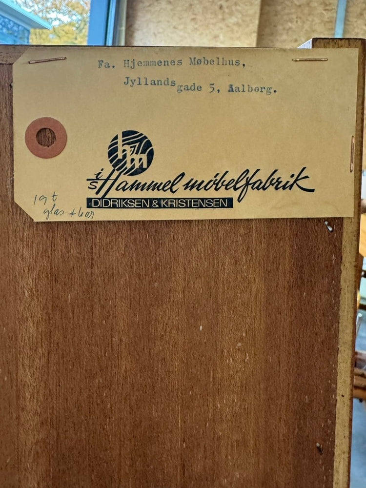 
                  
                    Vintage boekenkast XL teak met klep - LOUI.STORE
                  
                