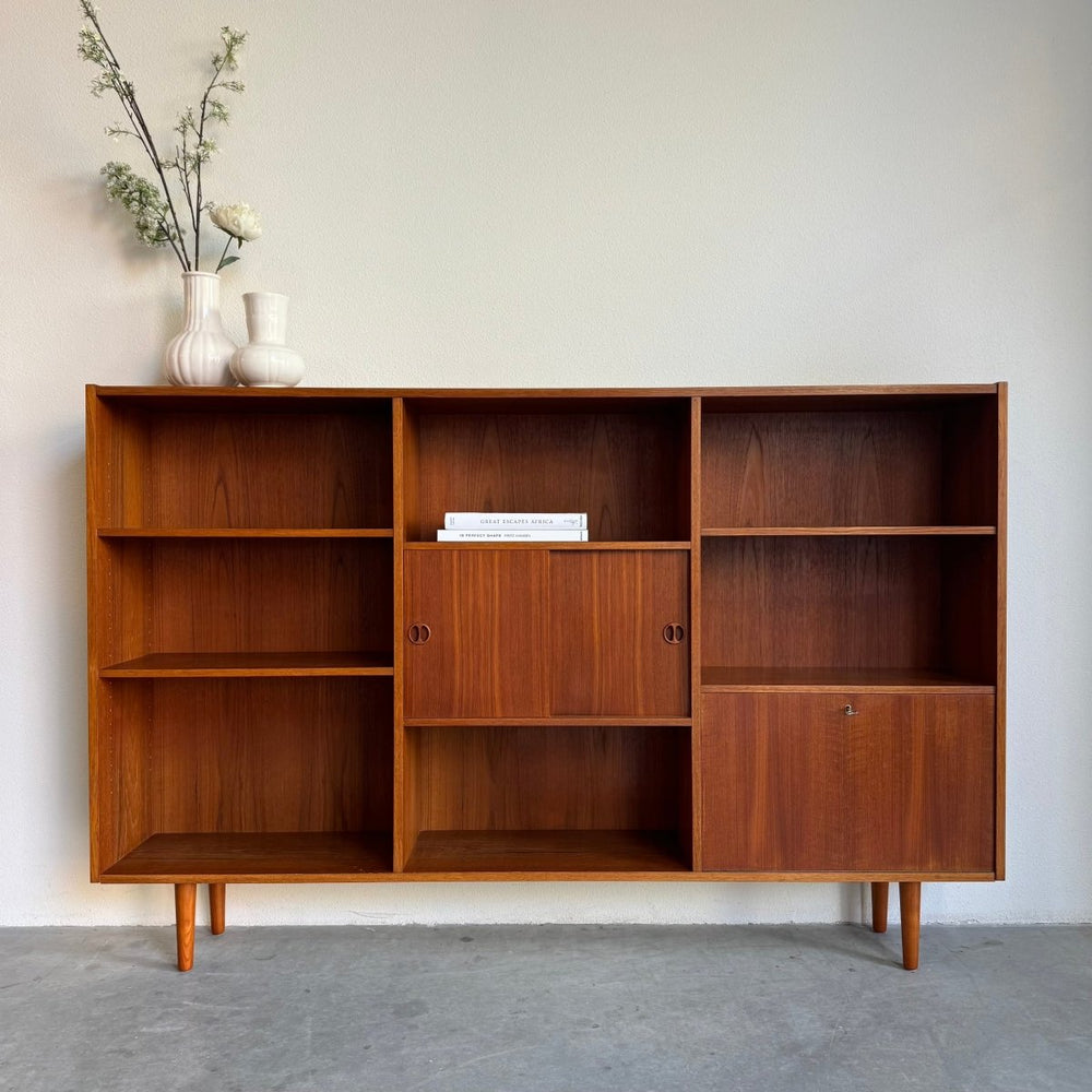 Vintage boekenkast XL teak met klep - LOUI.STORE