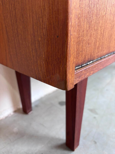 
                  
                    Vintage boekenkastje klep - vinyl - LOUI.STORE
                  
                