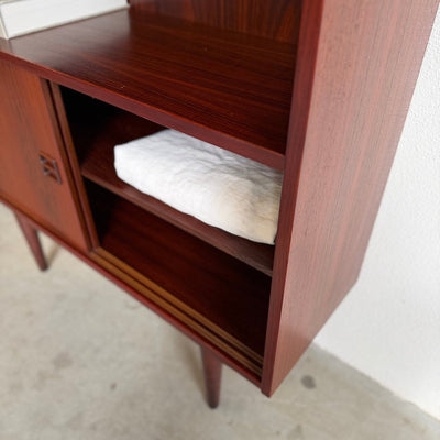 
                  
                    Vintage boekenkastje schuifdeurtjes palissander - LOUI
                  
                