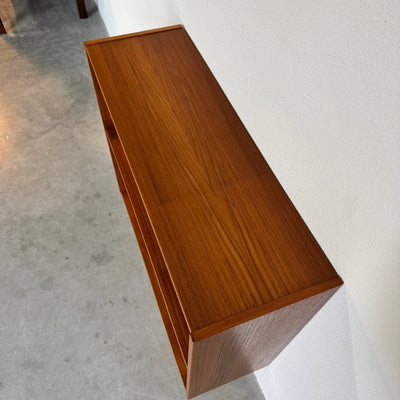 
                  
                    Vintage boekenkastje teak - LOUI
                  
                