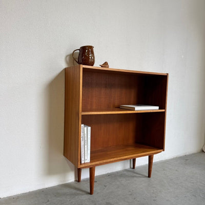 
                  
                    Vintage boekenkastje teak - LOUI
                  
                