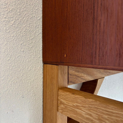 
                  
                    Vintage Børge Mogensen boekenkast , China serie model 152 teak en eiken - LOUI.STORE
                  
                