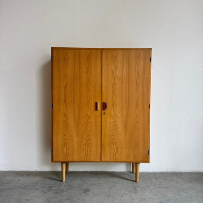 
                  
                    Vintage Børge Mogensen wandkast - LOUI
                  
                
