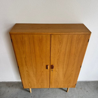 
                  
                    Vintage Børge Mogensen wandkast - LOUI
                  
                