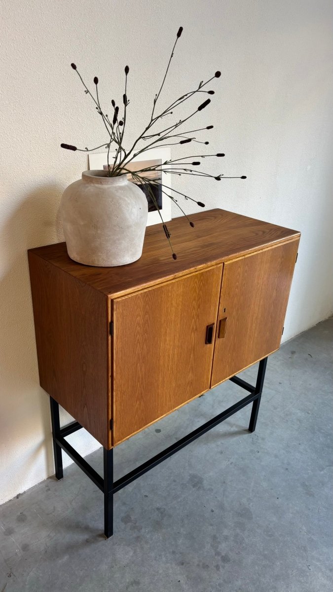 
                  
                    Vintage Børge Mogensen highboard - LOUI.STORE
                  
                