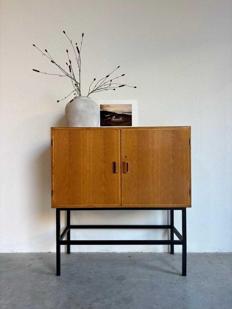 
                  
                    Vintage Børge Mogensen highboard - LOUI.STORE
                  
                