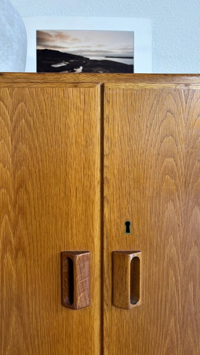 
                  
                    Vintage Børge Mogensen highboard - LOUI.STORE
                  
                