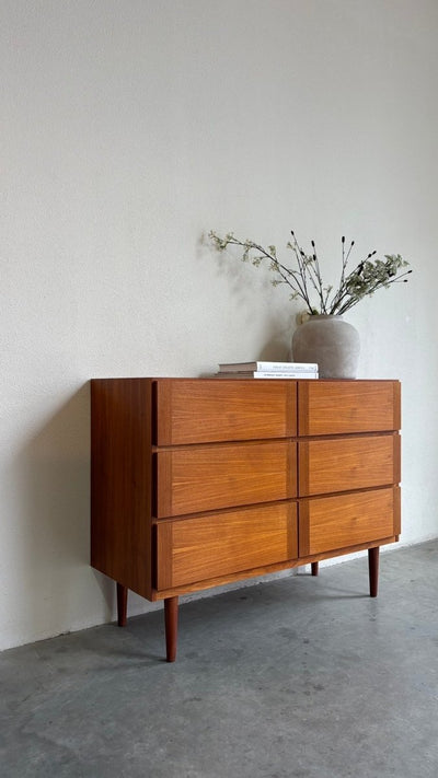
                  
                    Vintage brede dubbele ladekast teak - commode - LOUI.STORE
                  
                