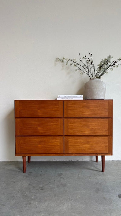 
                  
                    Vintage brede dubbele ladekast teak - commode - LOUI.STORE
                  
                