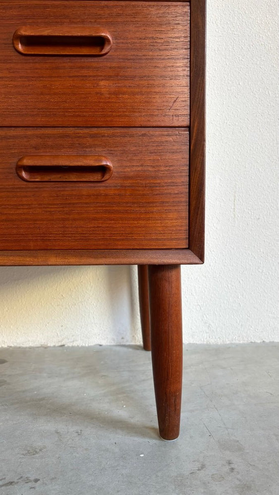 
                  
                    Vintage brede ladekast 6* teak - LOUI.STORE
                  
                