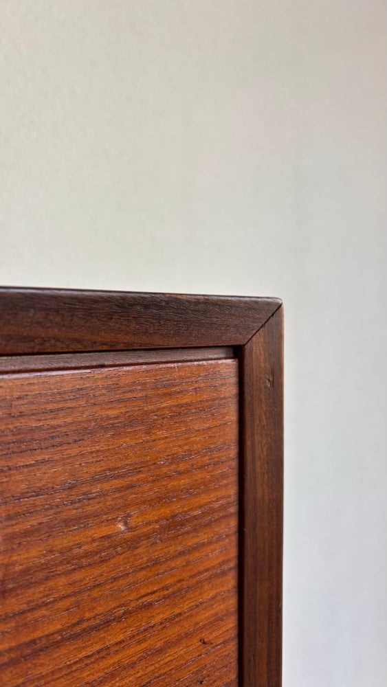 
                  
                    Vintage brede ladekast 6* teak - LOUI.STORE
                  
                