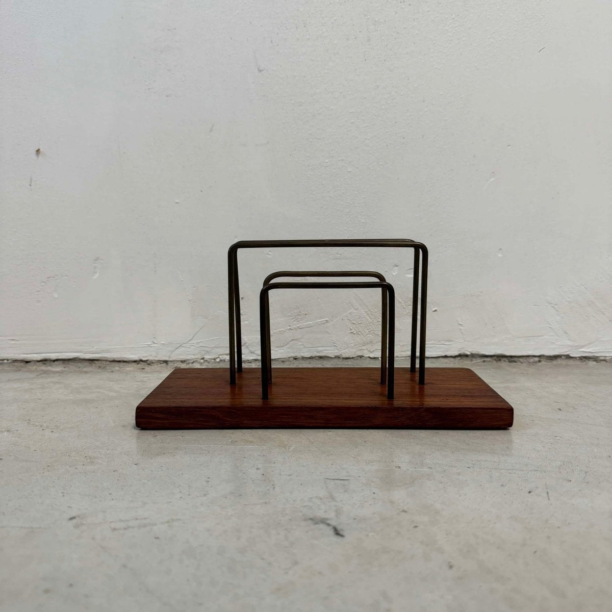 
                  
                    Vintage brievenstandaard teak - LOUI.STORE
                  
                