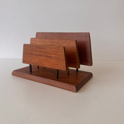 Vintage brievenstandaard teak - LOUI.STORE