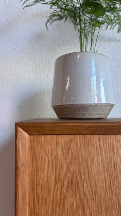 
                  
                    Vintage Brouer wandkast eiken - LOUI.STORE
                  
                