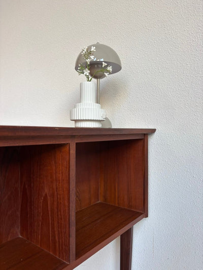 
                  
                    Vintage bureau 2 - kanten teak - LOUI.STORE
                  
                