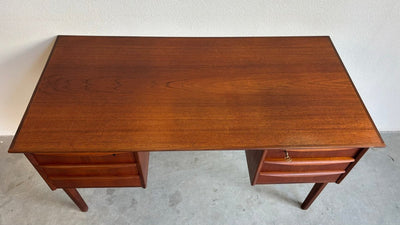 
                  
                    Vintage bureau 2 - kanten teak - LOUI.STORE
                  
                
