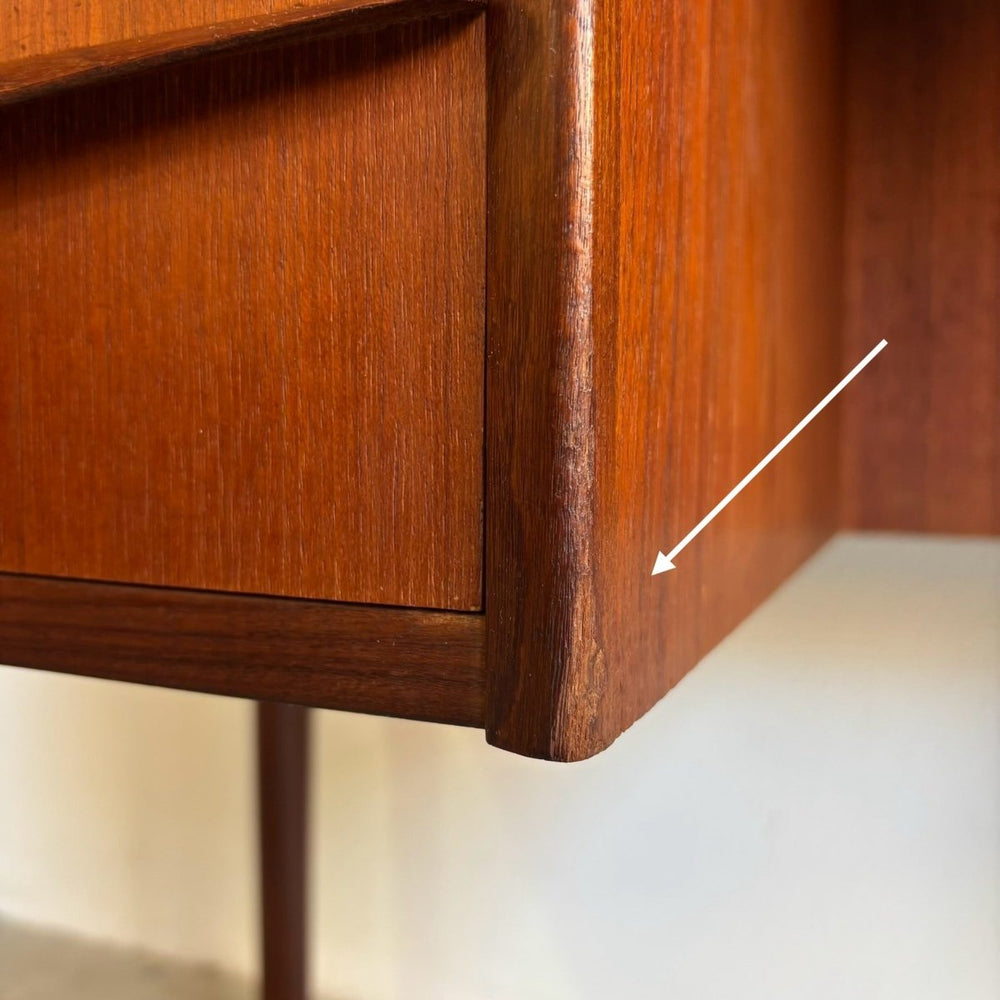 
                  
                    Vintage bureau 2 - kanten teak - LOUI.STORE
                  
                