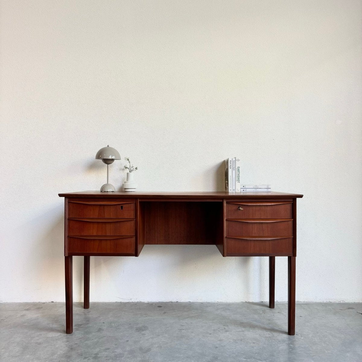 Vintage bureau 2 - kanten teak - LOUI.STORE
