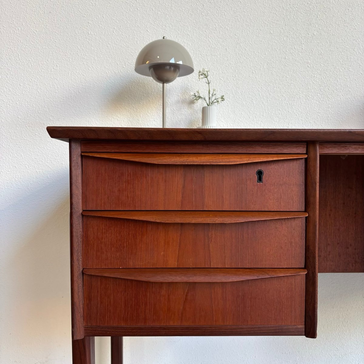 Vintage bureau 2 - kanten teak - LOUI.STORE