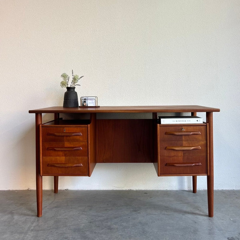Vintage bureau 2 - zijdig in teak - LOUI.STORE