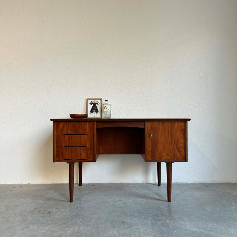 Vintage bureau 3 lades 1 deurtje - LOUI.STORE