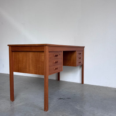 
                  
                    Vintage bureau 6 lades teak - LOUI
                  
                
