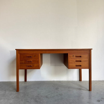 
                  
                    Vintage bureau 6 lades teak - LOUI
                  
                