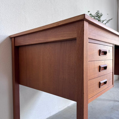 
                  
                    Vintage bureau 6 lades teak - LOUI
                  
                