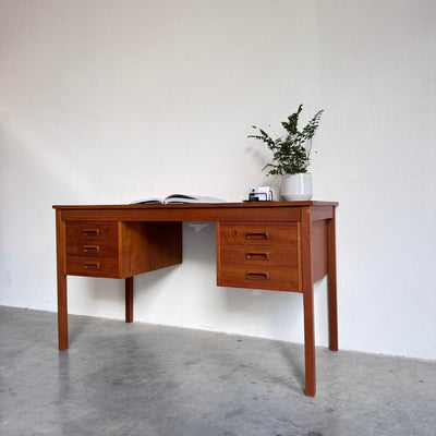 
                  
                    Vintage bureau 6 lades teak - LOUI
                  
                