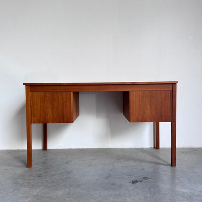
                  
                    Vintage bureau 6 lades teak - LOUI
                  
                