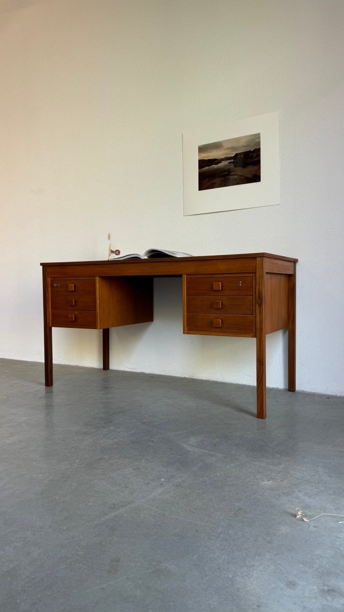 
                  
                    Vintage bureau Domino teak - LOUI.STORE
                  
                