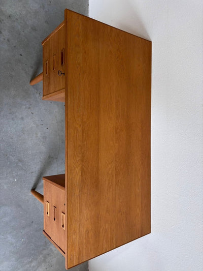 
                  
                    Vintage bureau eiken - LOUI.STORE
                  
                