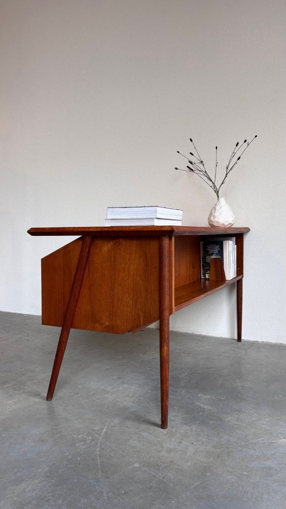 
                  
                    Vintage bureau Gunnar Nielsen - LOUI.STORE
                  
                