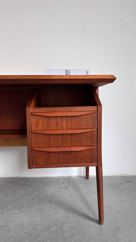 
                  
                    Vintage bureau Gunnar Nielsen - LOUI.STORE
                  
                