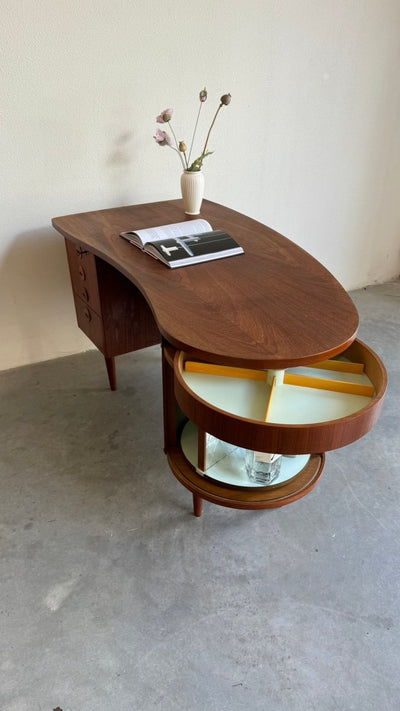 
                  
                    Vintage bureau met bar teak Kai Kristiansen - LOUI.STORE
                  
                