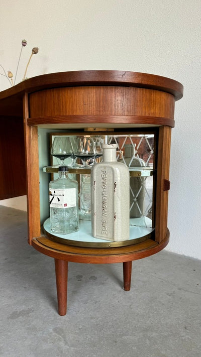 
                  
                    Vintage bureau met bar teak Kai Kristiansen - LOUI.STORE
                  
                