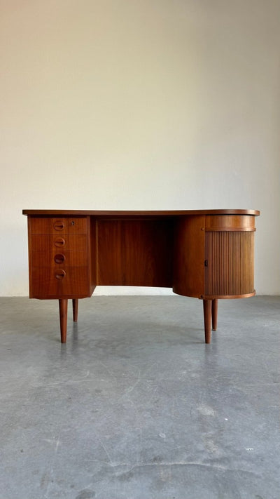 
                  
                    Vintage bureau met bar teak Kai Kristiansen - LOUI.STORE
                  
                