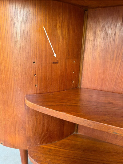 
                  
                    Vintage bureau met bar teak Kai Kristiansen - LOUI.STORE
                  
                