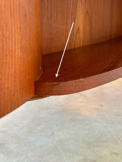 
                  
                    Vintage bureau met bar teak Kai Kristiansen - LOUI.STORE
                  
                